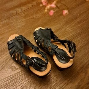 Easy Street Comfort Wave Clog Sandals